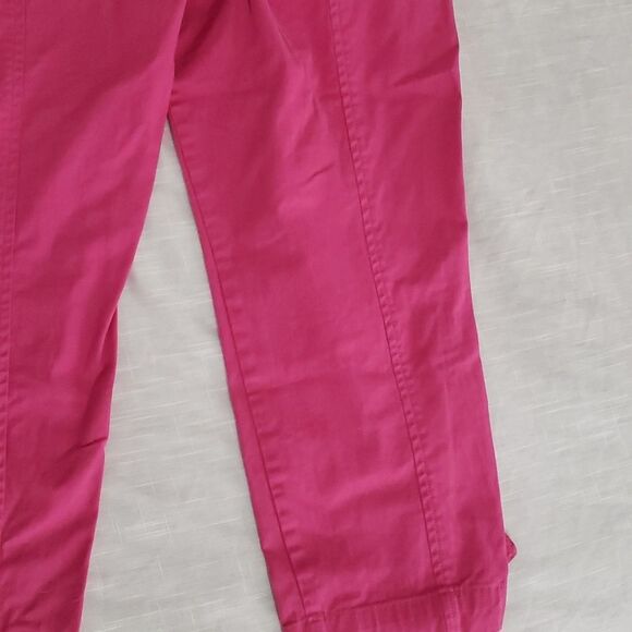 Talbots. Fushia Cropped Pants. High Rise with 2 Front Pockets. Size 4. - Picture 4 of 13